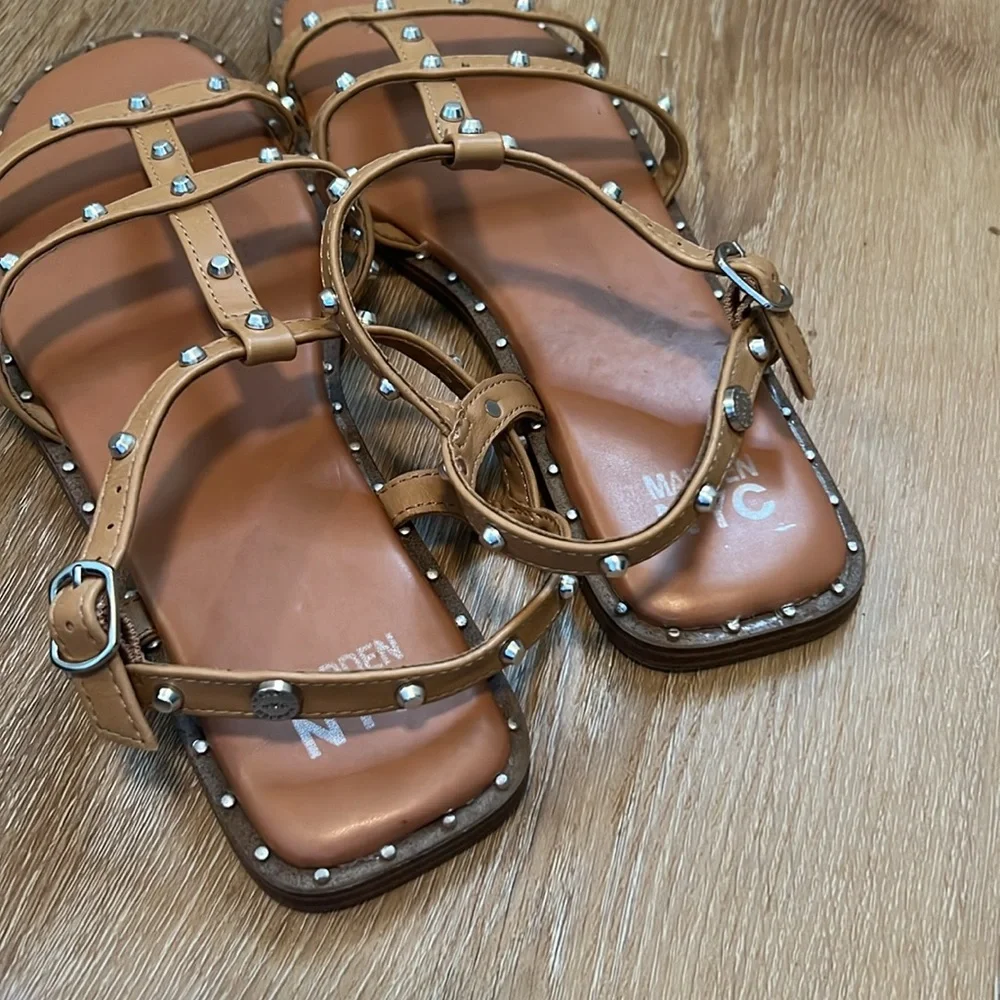 Steve Madden tan sandals Size 6 - Picture 3 of 9